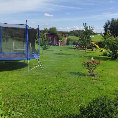 Zalioji Villa Padustis Bagian luar foto