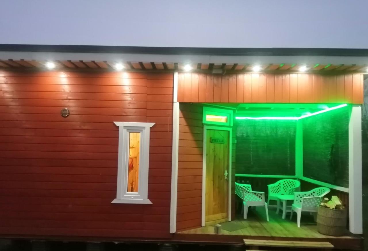 Zalioji Villa Padustis Bagian luar foto