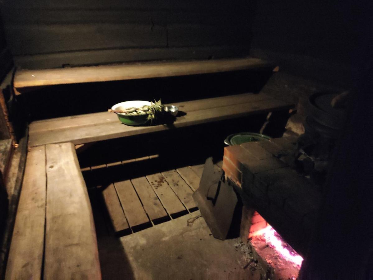 Zalioji Villa Padustis Bagian luar foto