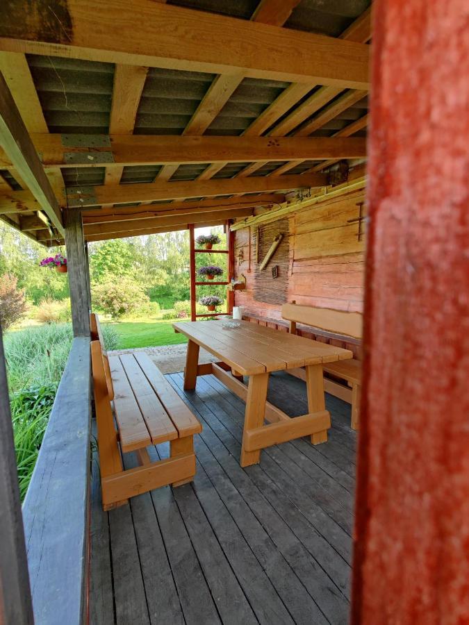 Zalioji Villa Padustis Bagian luar foto